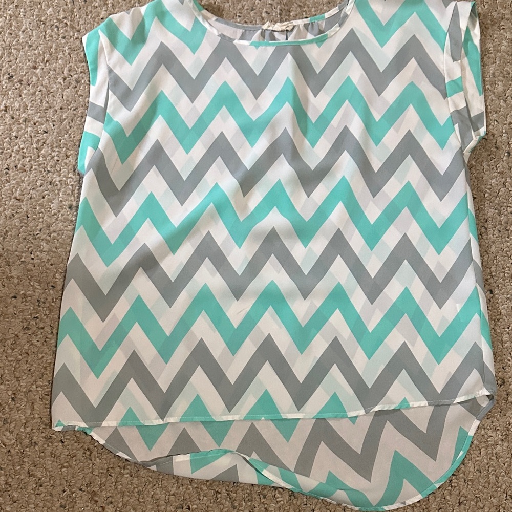 Source Unknown Aqua and Gray Chevron Blouse